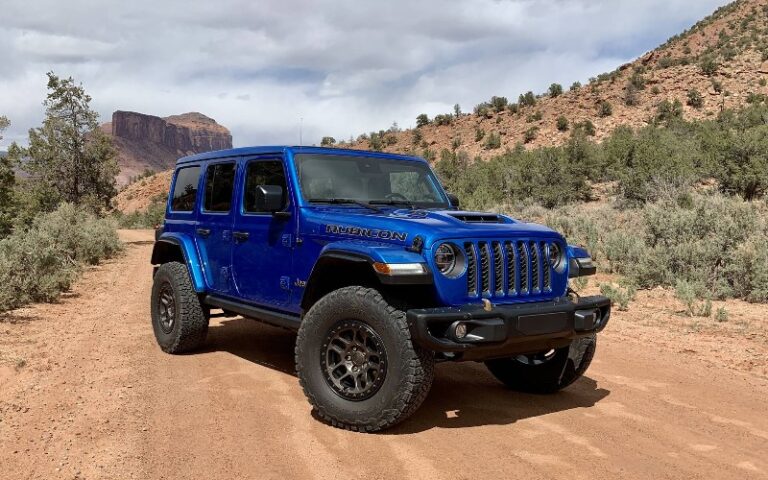 2023 Jeep Wrangler Owner’s Manual – Genuine OEM Paper Guide – Bishkos Publishing